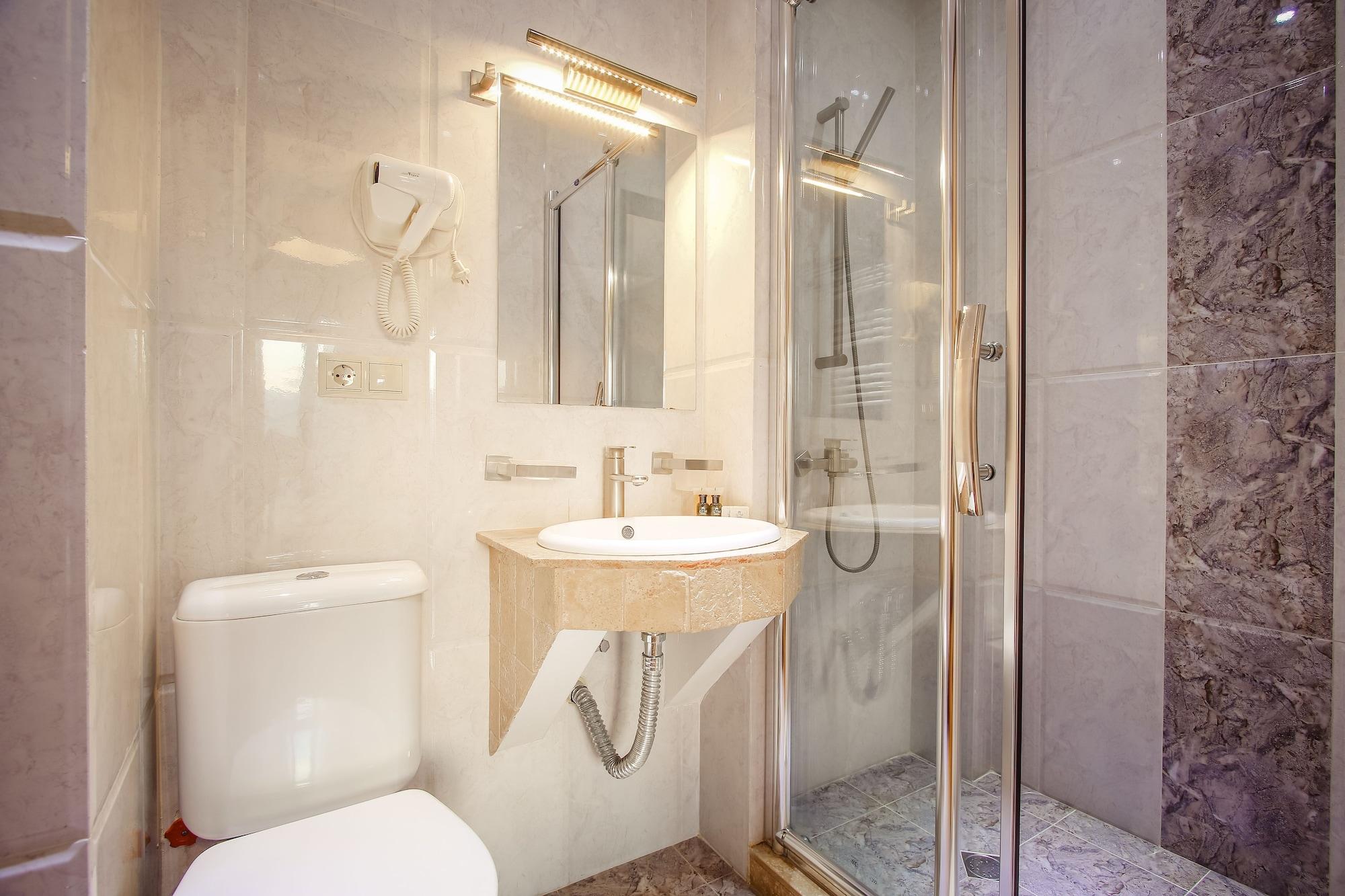Gtm Plaza Hotel Tbilisi ภายนอก รูปภาพ