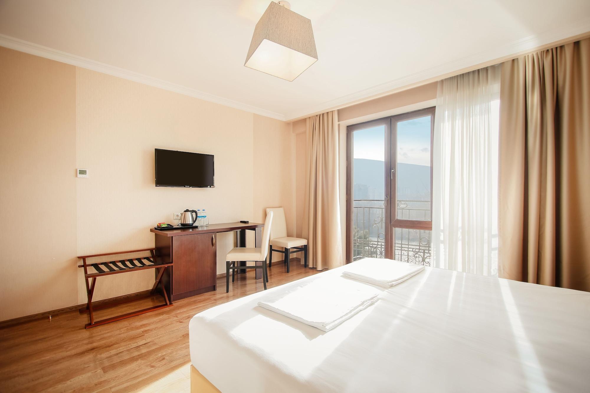 Gtm Plaza Hotel Tbilisi ภายนอก รูปภาพ