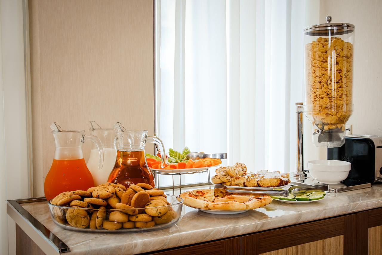 Gtm Plaza Hotel Tbilisi ภายนอก รูปภาพ