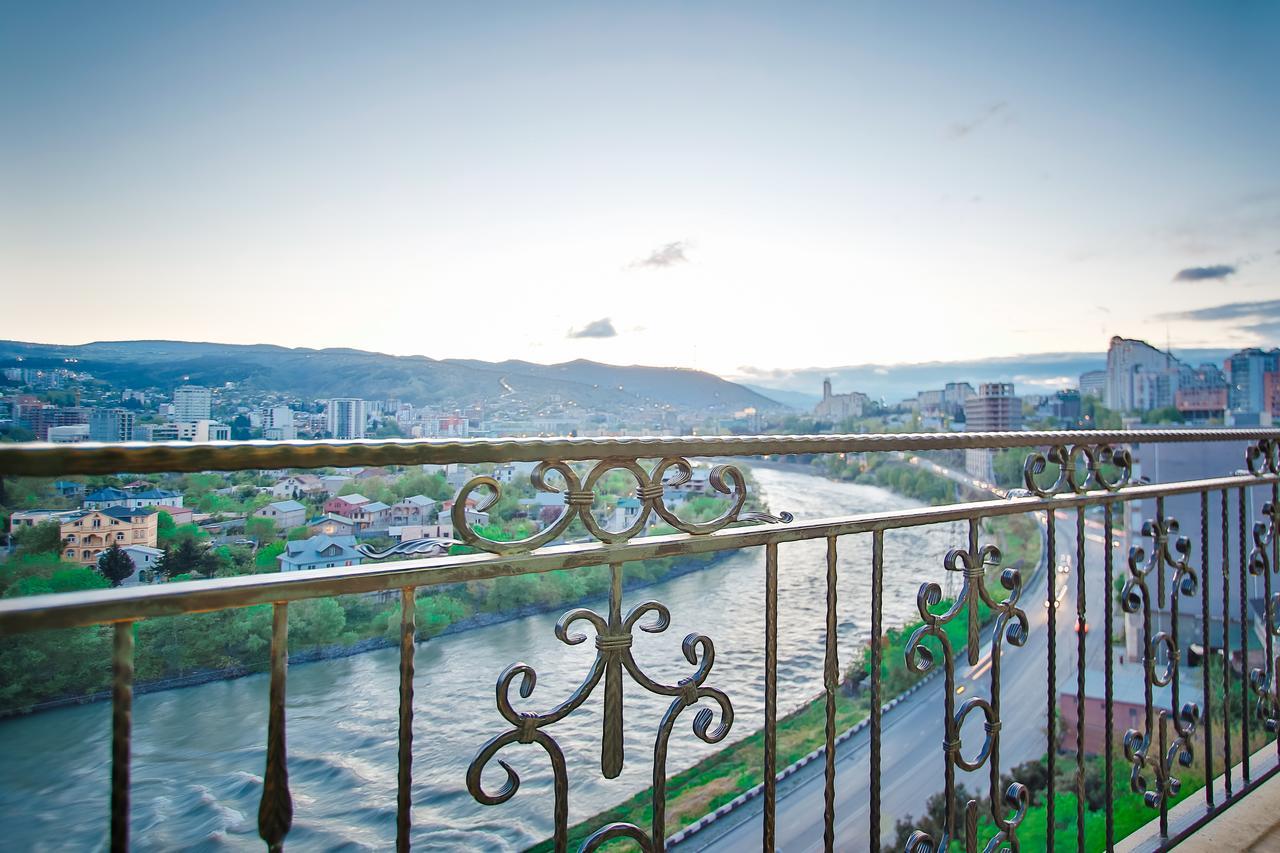 Gtm Plaza Hotel Tbilisi ภายนอก รูปภาพ