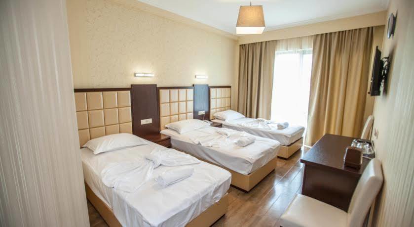 Gtm Plaza Hotel Tbilisi ภายนอก รูปภาพ