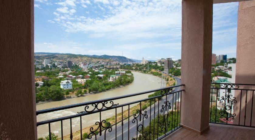 Gtm Plaza Hotel Tbilisi ภายนอก รูปภาพ