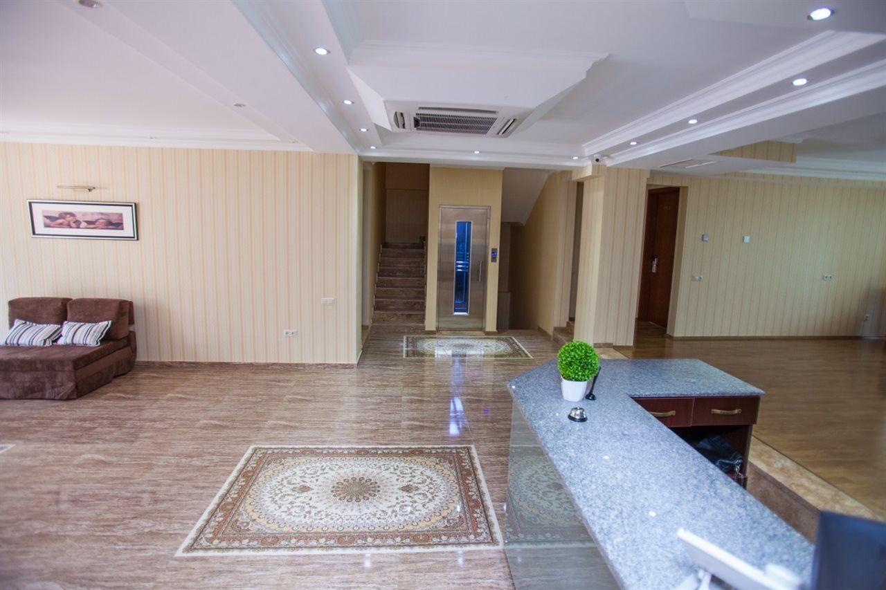 Gtm Plaza Hotel Tbilisi ภายนอก รูปภาพ